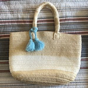 Altru straw bag